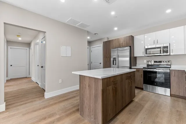 $4,200 | 22 Everett Street, Unit 405, Westwood, MA 02090