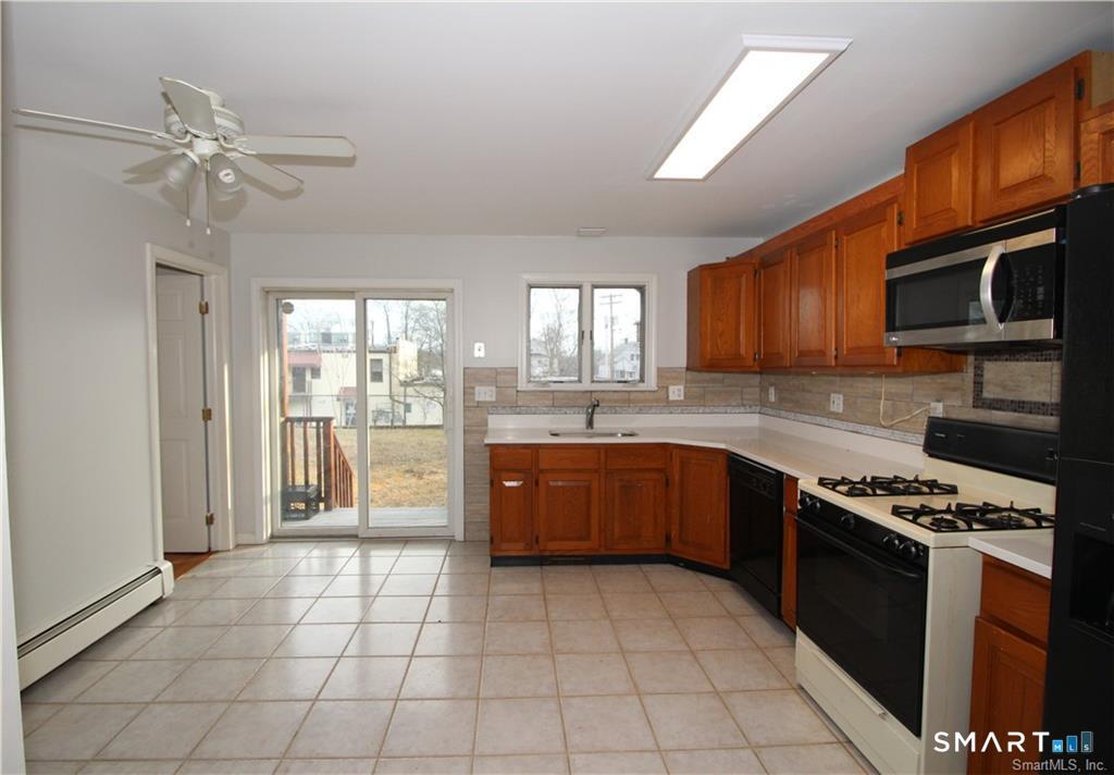 135 Ridgely Avenue Fairfield, CT 06825 - Photo 3 of 15