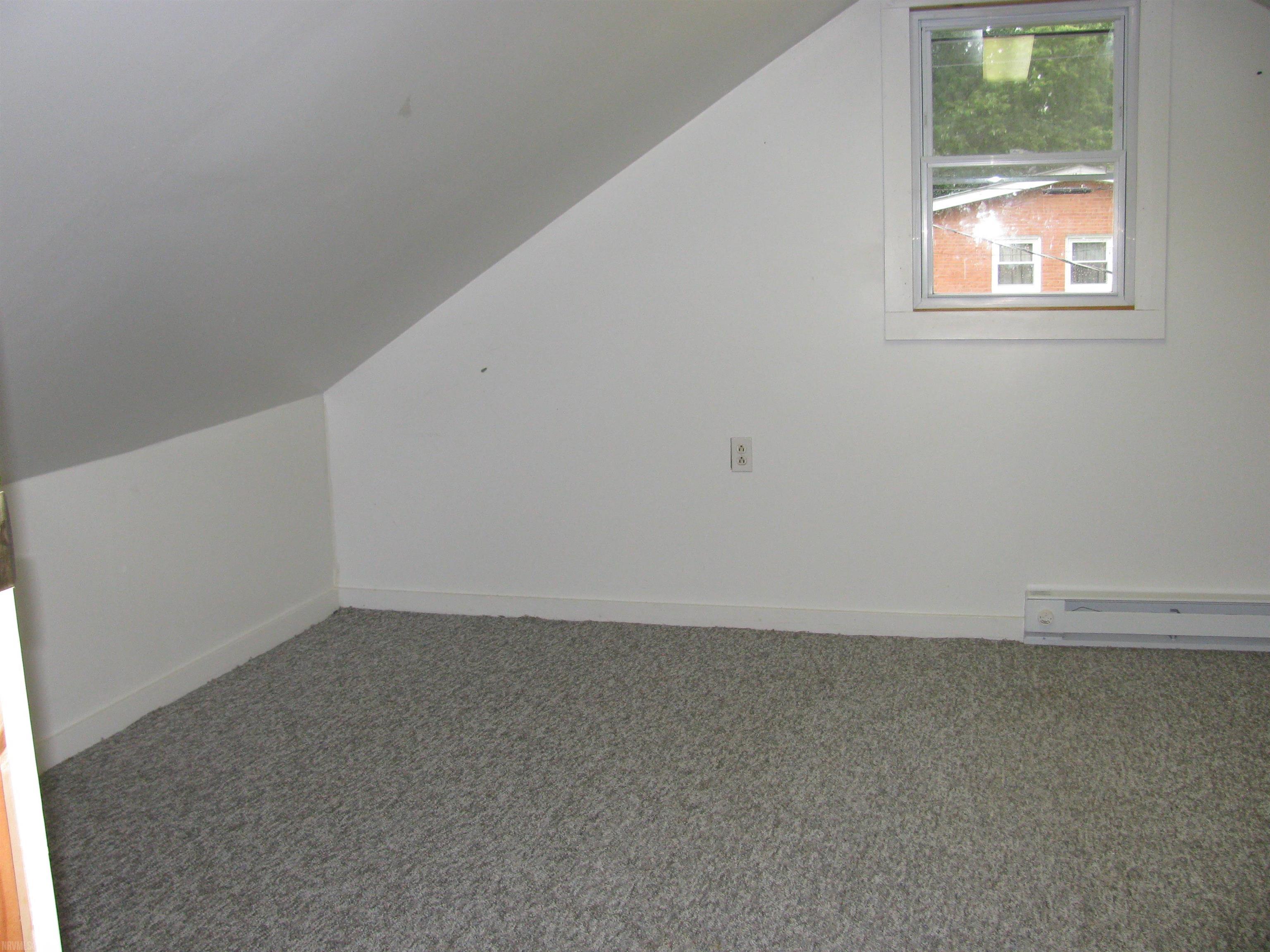 1624 Newbern Road Pulaski, VA 24301 - Photo 33 of 36 Gallery Image 33