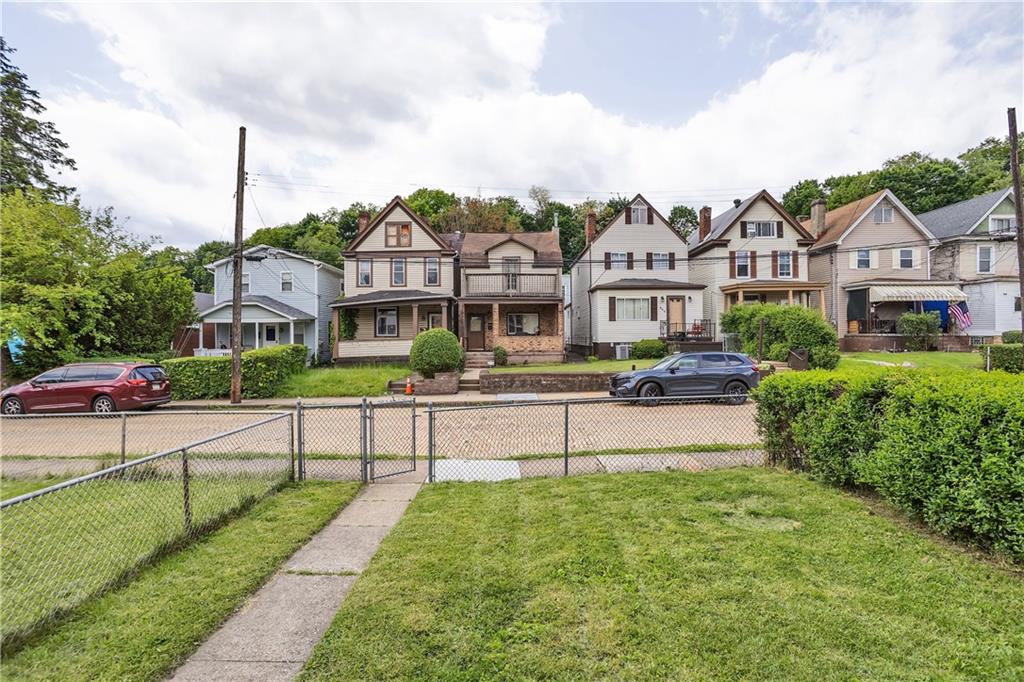 314 Grove Street McKees Rocks, PA 15136 - Photo 3 of 27 Gallery Image 3