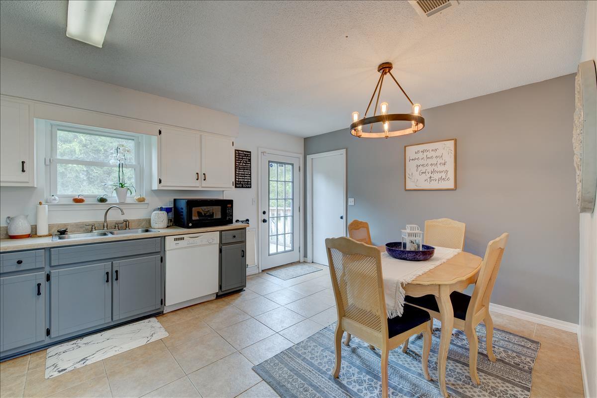 3227 Airport Road Crestview, FL 32539 - Photo 8 of 24 3227 Airport
