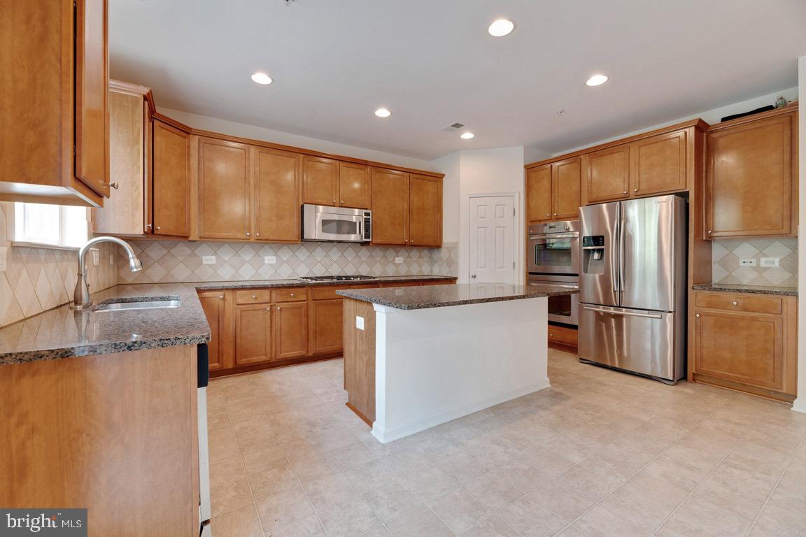 6314 Old Washington Road Elkridge, MD 21075 - Photo 17 of 52 Entertaining Kitchen w/ Lots of Counter Space