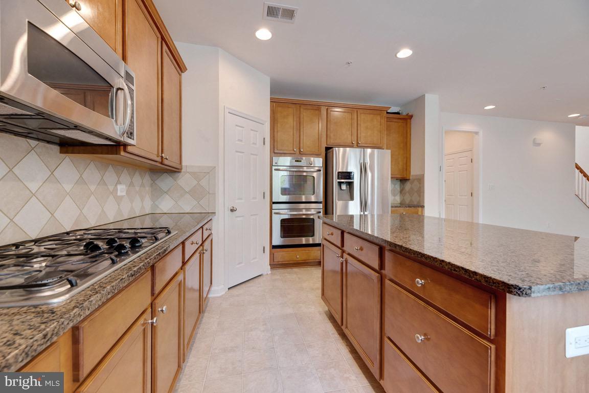 6314 Old Washington Road Elkridge, MD 21075 - Photo 18 of 52 Gas Cooking and Large Island