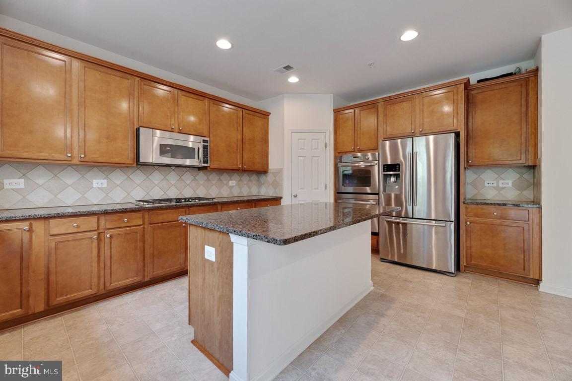 6314 Old Washington Road Elkridge, MD 21075 - Photo 19 of 52 SS Appliances and Large Pantry Space