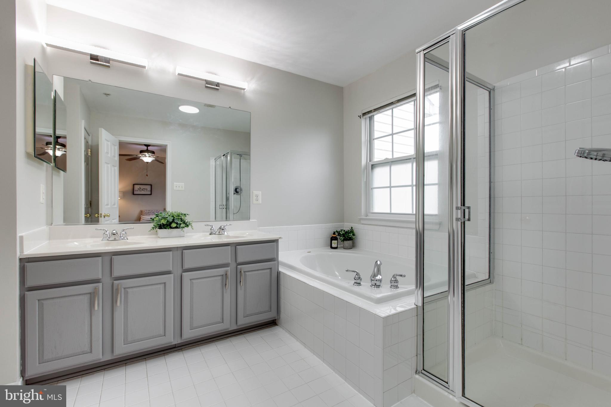 7086 Water Oak Road, Unit 200 Elkridge, MD 21075 - Photo 27 of 47 Primary Bathroom