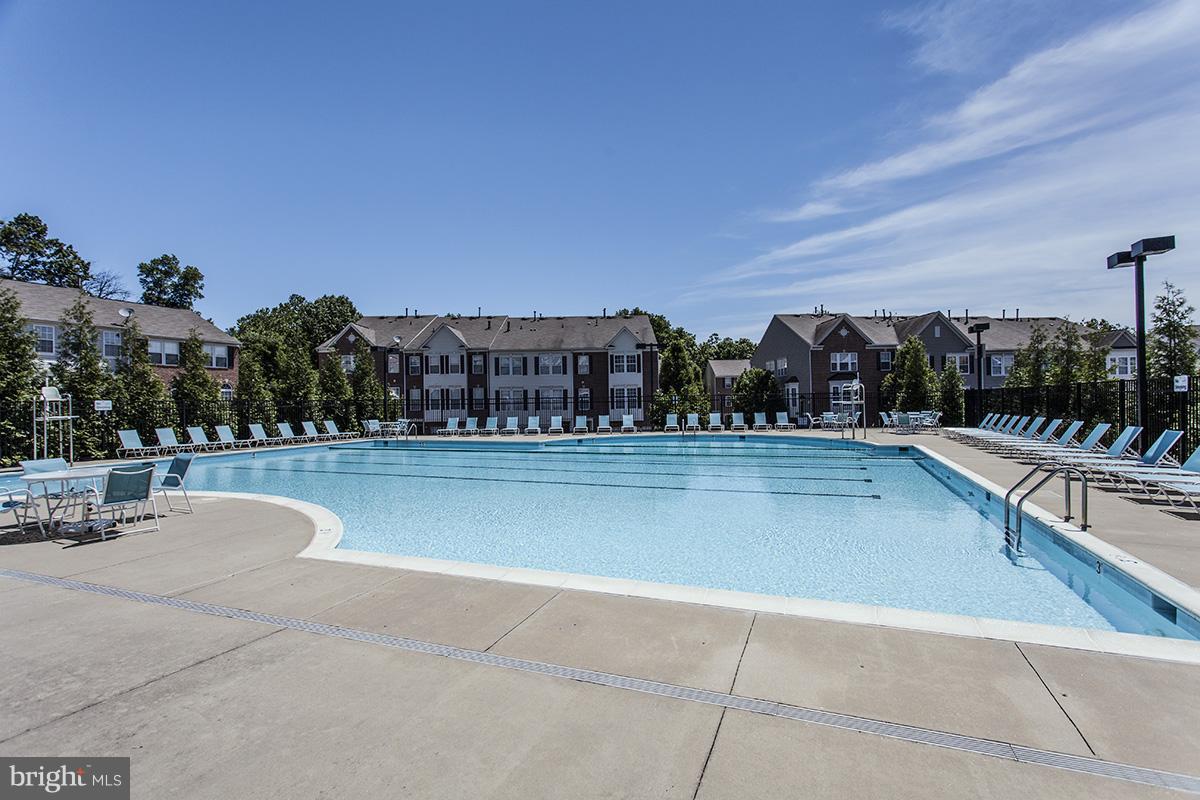 7086 Water Oak Road, Unit 200 Elkridge, MD 21075 - Photo 46 of 47 community pool