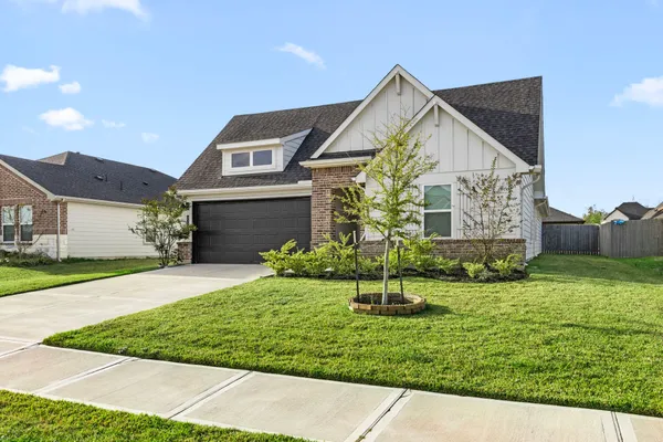 $2,600 | 2732 Misty Elm Lane, Rosenberg, TX 77469