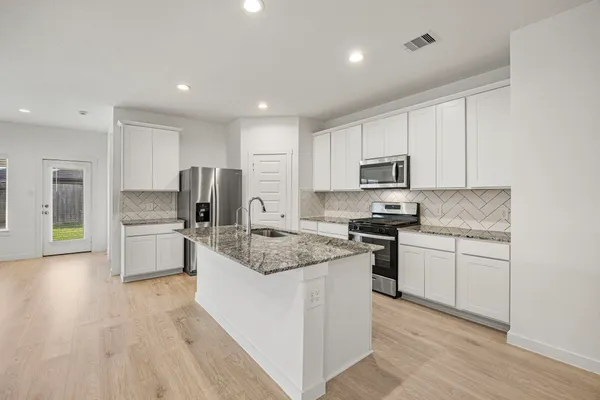 $2,600 | 2732 Misty Elm Lane, Rosenberg, TX 77469