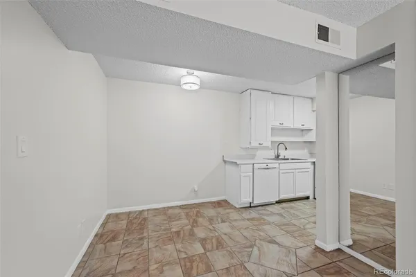 $1,700 | 5300 East Cherry Creek S Drive, Unit 323, Denver, CO 80246