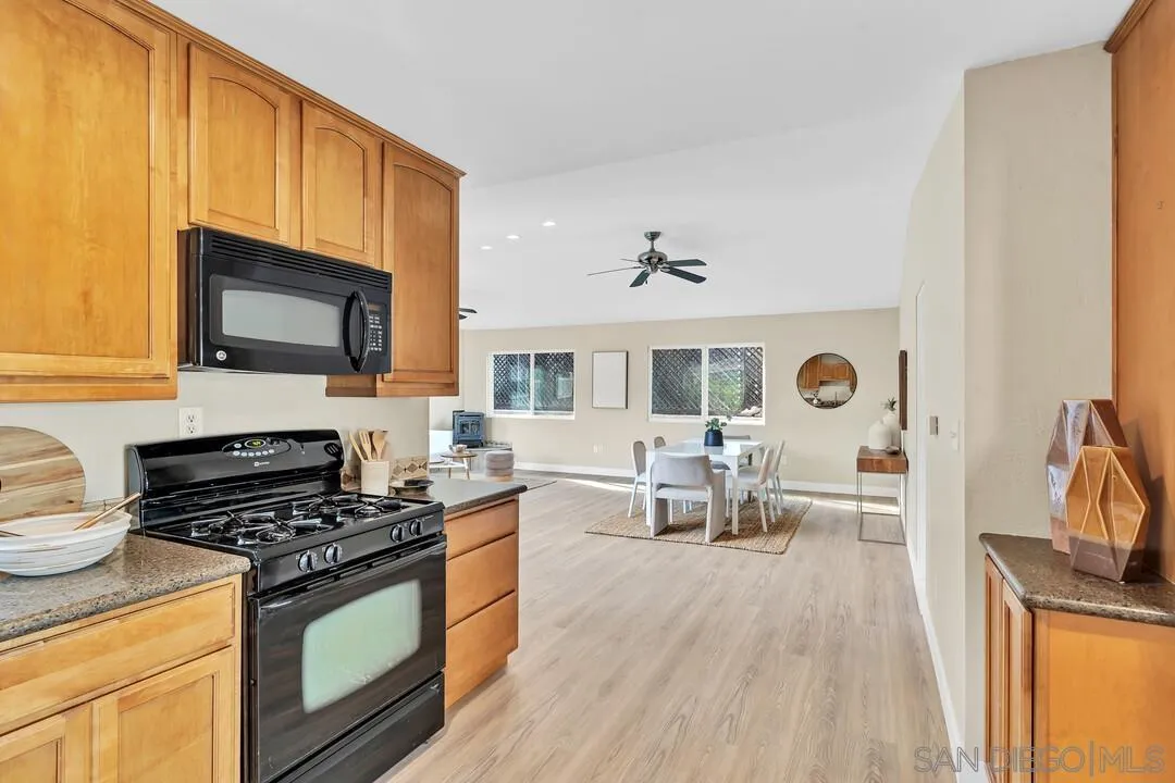8077 Shantung Drive Santee, CA 92071 - Photo 8 of 42 Gallery Image 8