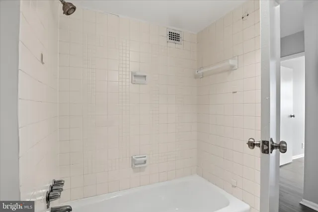 $3,100 | 301 North Beauregard Street, Unit 1404, Alexandria, VA 22312