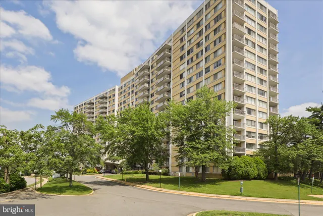 $3,100 | 301 North Beauregard Street, Unit 1404, Alexandria, VA 22312