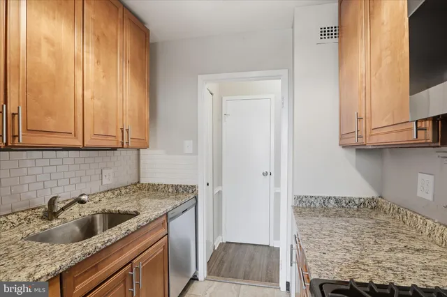 $3,100 | 301 North Beauregard Street, Unit 1404, Alexandria, VA 22312