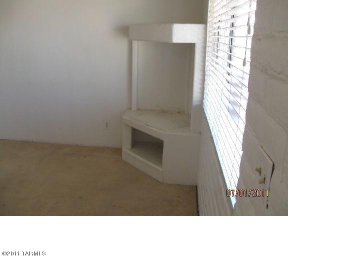 9662 East Stella Road Tucson, AZ 85730 - Photo 5 of 6