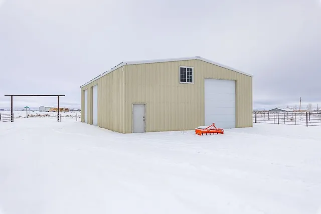 $425,000 | 2 Freight Wagon Road, Farson, WY 82932