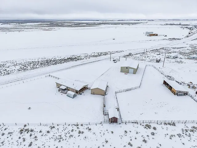 $425,000 | 2 Freight Wagon Road, Farson, WY 82932