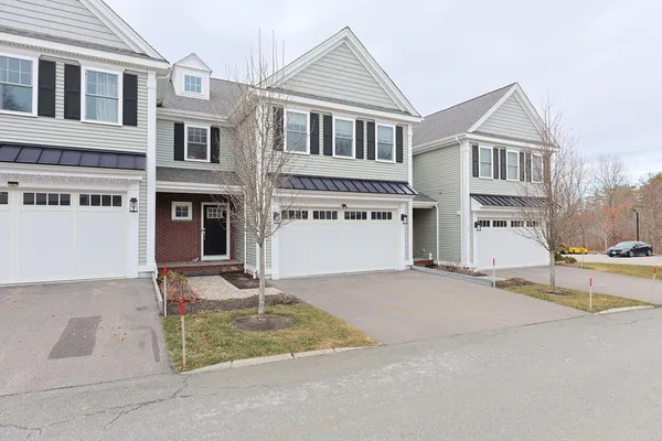 $4,200 | 8 Riverstone Way, Unit 8, Franklin, MA 02038