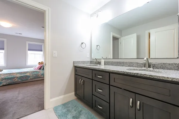 $4,200 | 8 Riverstone Way, Unit 8, Franklin, MA 02038