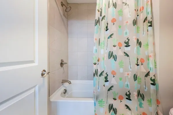 $4,200 | 8 Riverstone Way, Unit 8, Franklin, MA 02038