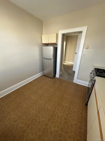 $2,500 | 7 Starks Place, Unit 2, Lynbrook, NY 11563