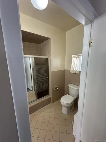 $2,500 | 7 Starks Place, Unit 2, Lynbrook, NY 11563