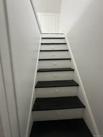 $2,500 | 7 Starks Place, Unit 2, Lynbrook, NY 11563