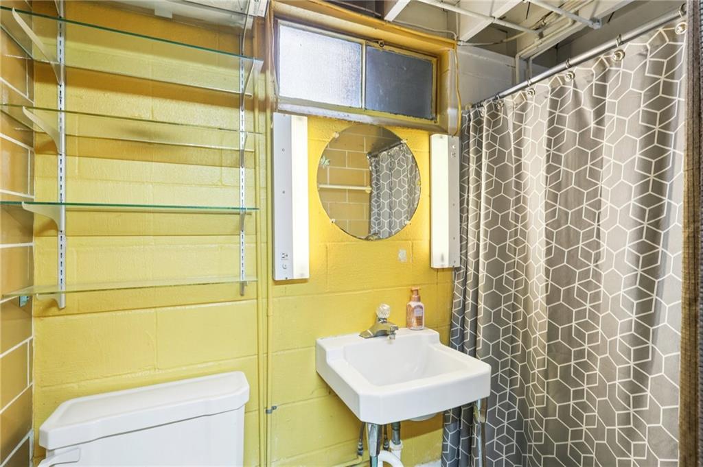 340 Westbrook Drive Butler, PA 16001 - Photo 20 of 25 a bathroom with a sink and a mirror