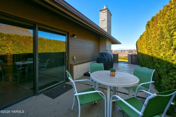 $595,000 | 101 North 48th Avenue, Unit 19, Yakima, WA 98908