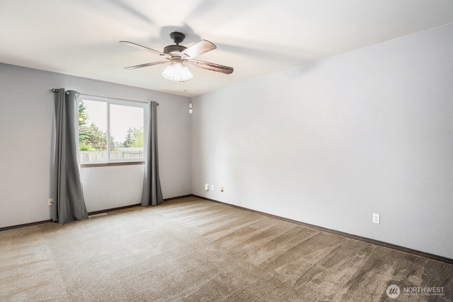 653 Rivenhurst Street Bremerton, WA 98310 - Photo 8 of 40 Gallery Image 8