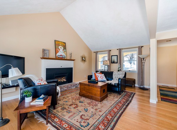 164 Bridge Street Hamilton, MA 01982 - Photo 6 of 29 Gallery Image 6