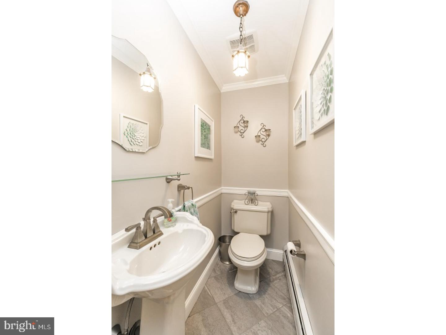 2202 Hedgewood Road Hatfield, PA 19440 - Photo 10 of 24 Bathroom