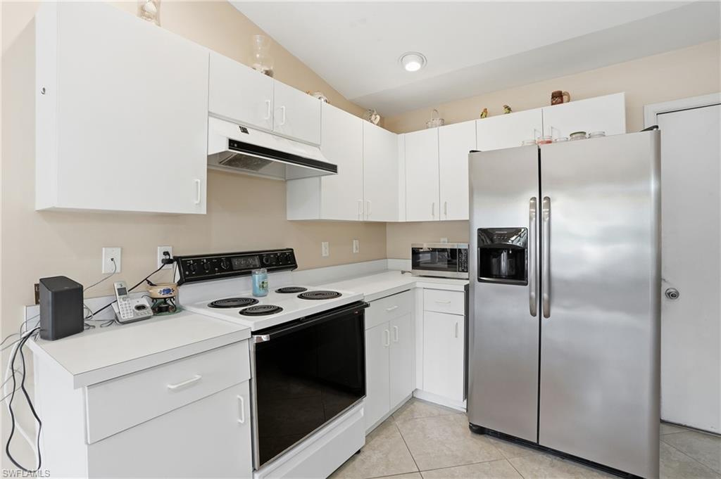 655 Lambton Lane Naples, FL 34104 - Photo 15 of 39