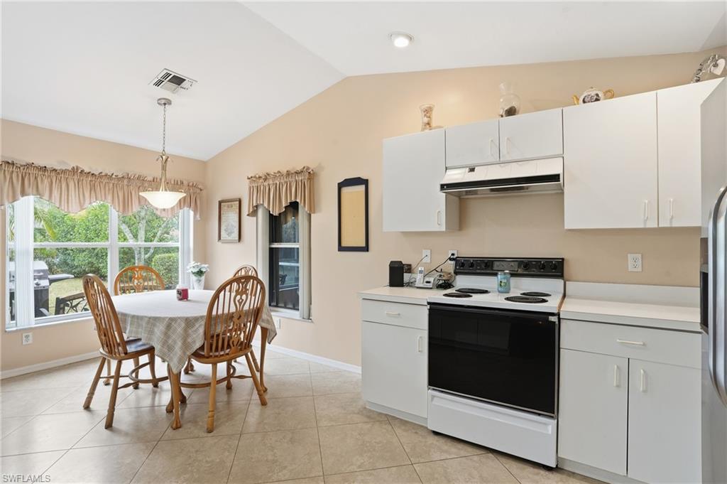 655 Lambton Lane Naples, FL 34104 - Photo 16 of 39