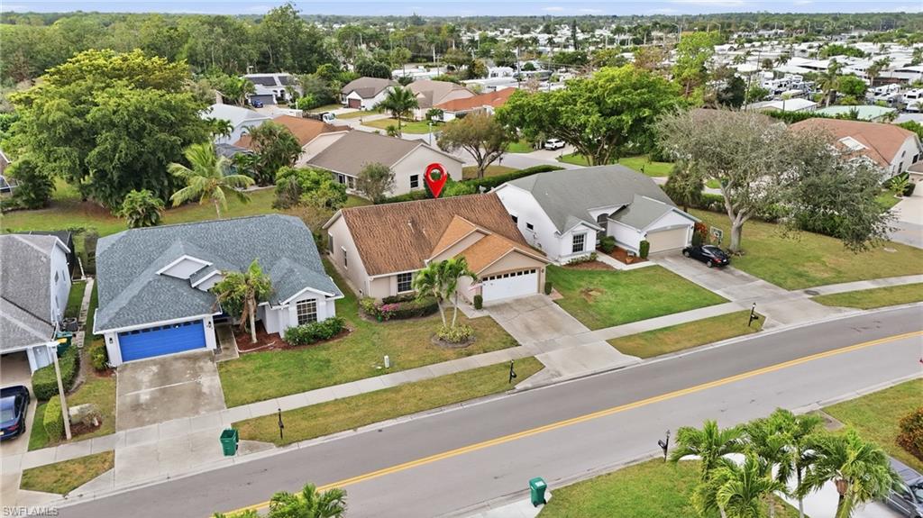 655 Lambton Lane Naples, FL 34104 - Photo 8 of 39