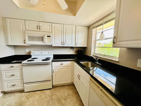 $114,500 | 2950 Southeast Ocean Boulevard, Unit 1306, Stuart, FL 34996