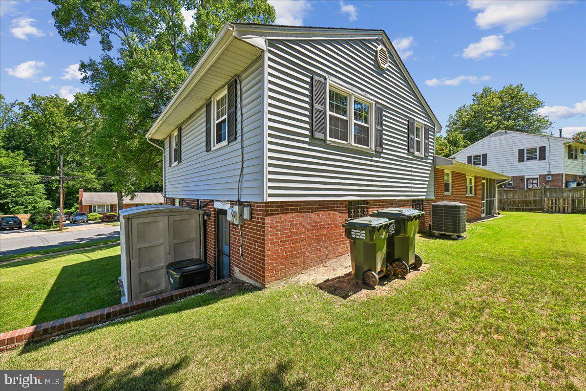 5643 Inverchapel Road Springfield, VA 22151 - Photo 10 of 65 Back