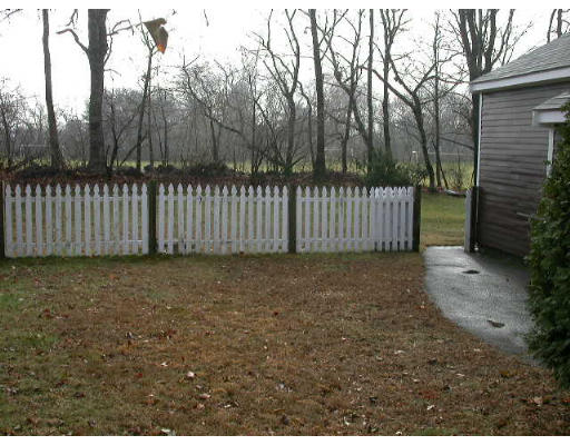 31 Sonning Road Beverly, MA 01915 - Photo 6 of 14 Gallery Image 6