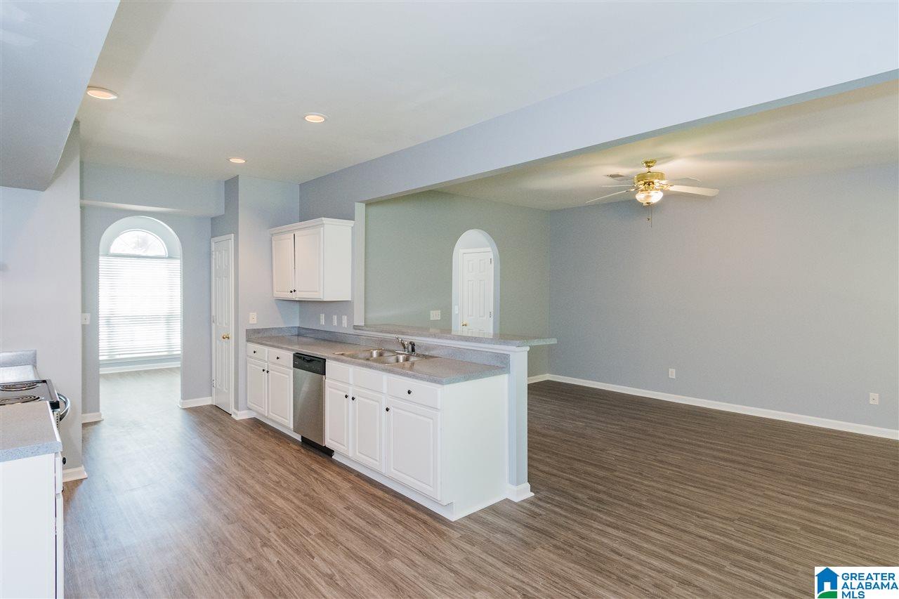 431 Cambrian Ridge Trail Pelham, AL 35124 - Photo 5 of 31