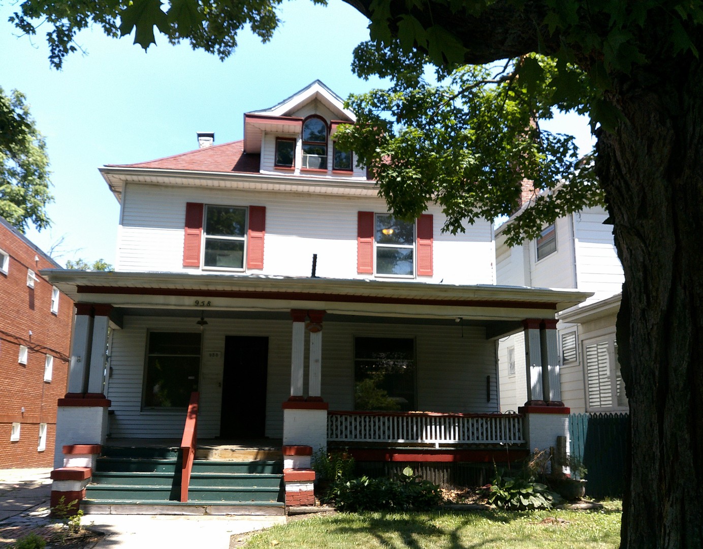 958 West William Street Decatur, IL 62522 - Photo 1 of 20 a front view of a house