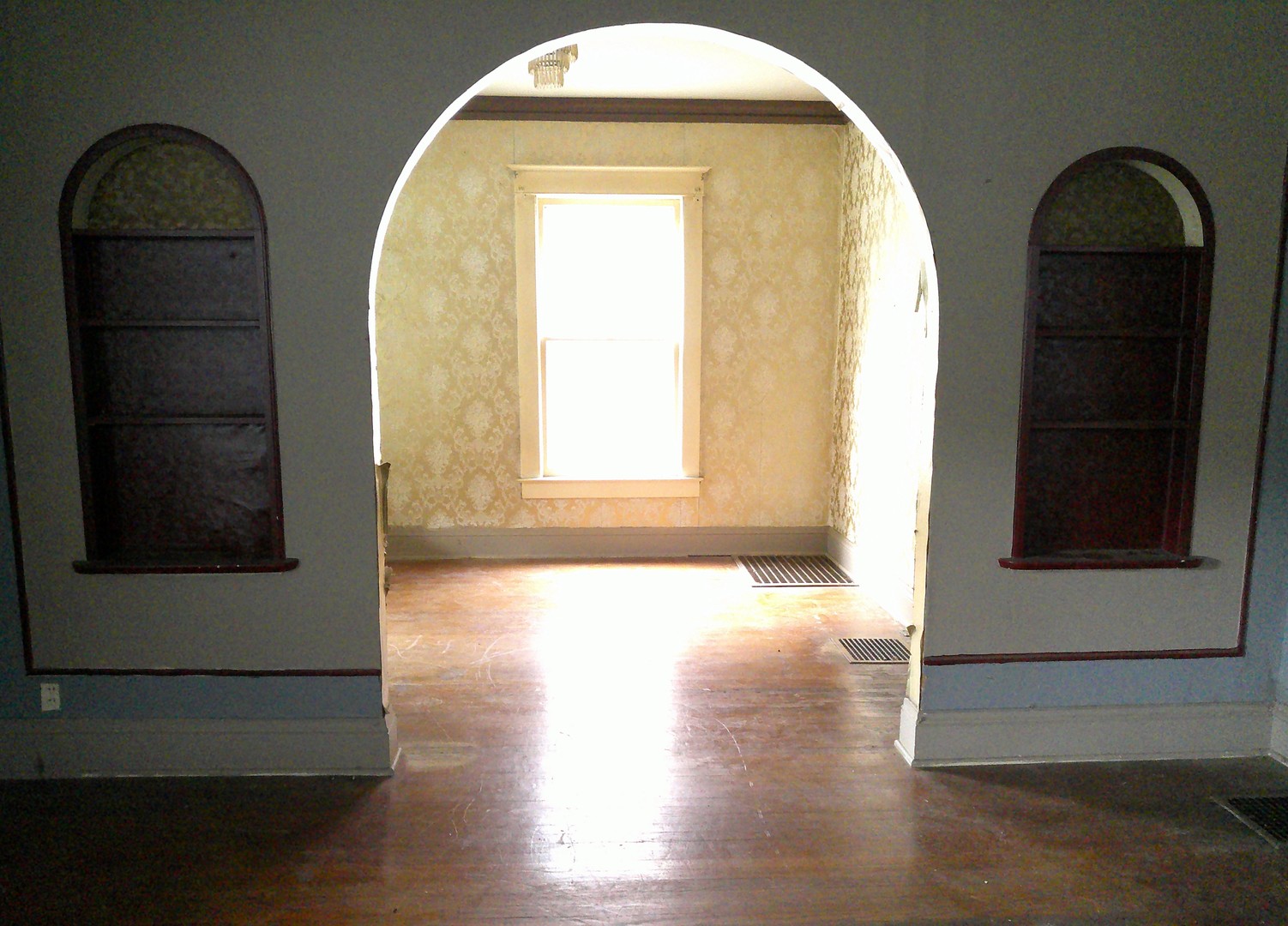958 West William Street Decatur, IL 62522 - Photo 5 of 20 a view of entrance door with wooden floor