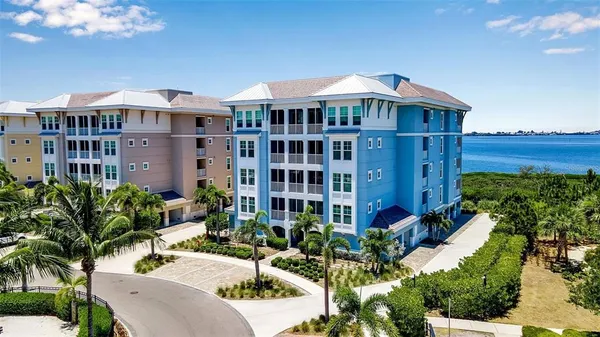 $624,900 | 376 Aruba Circle, Unit 301, Bradenton, FL 34209