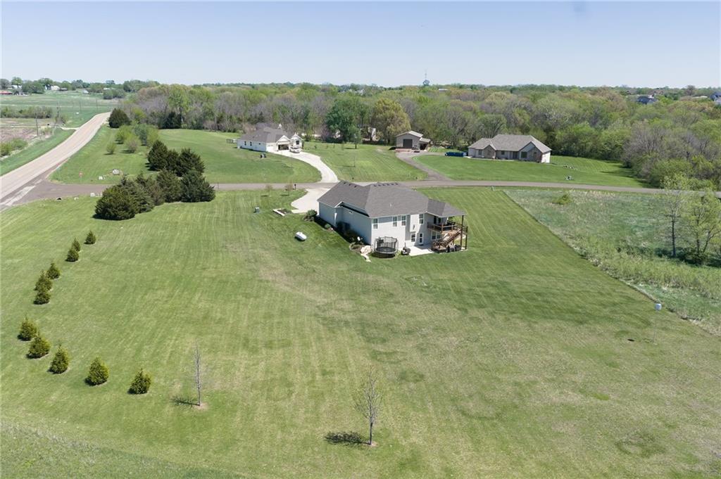 25865 Primrose Lane Lawrence, KS 66044 - Photo 34 of 37