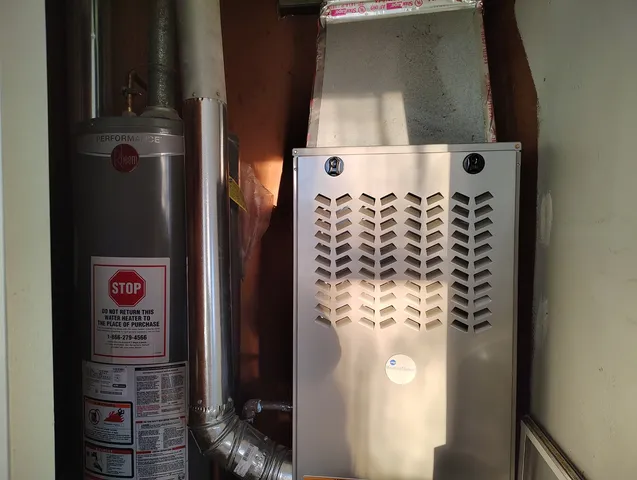 $2,575 | 434 Kenyon Avenue, Romeoville, IL 60446