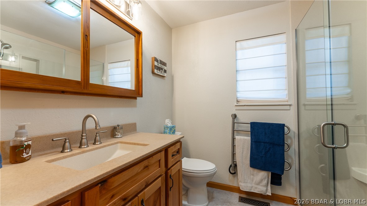 701 Graham Point Camdenton, MO 65020 - Photo 21 of 37