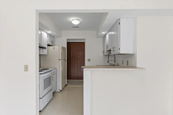 $178,000 | 2144 Harbor Town Circle, Unit 2144, Champaign, IL 61821