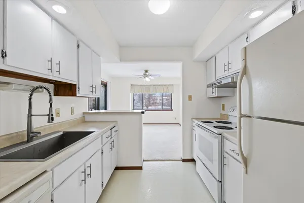$178,000 | 2144 Harbor Town Circle, Unit 2144, Champaign, IL 61821