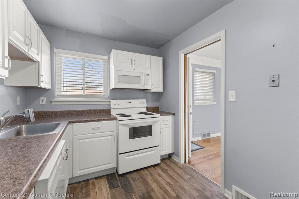 10029 Middlebelt Road Livonia, MI 48150 - Photo 17 of 37
