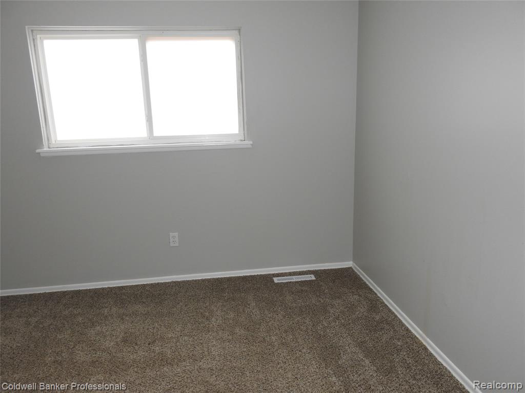 5919 Western Road Flint, MI 48506 - Photo 18 of 26