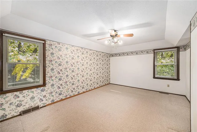 $350,000 | 8125 Northwest Beaman Drive, Kansas City, MO 64151