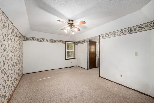 $350,000 | 8125 Northwest Beaman Drive, Kansas City, MO 64151